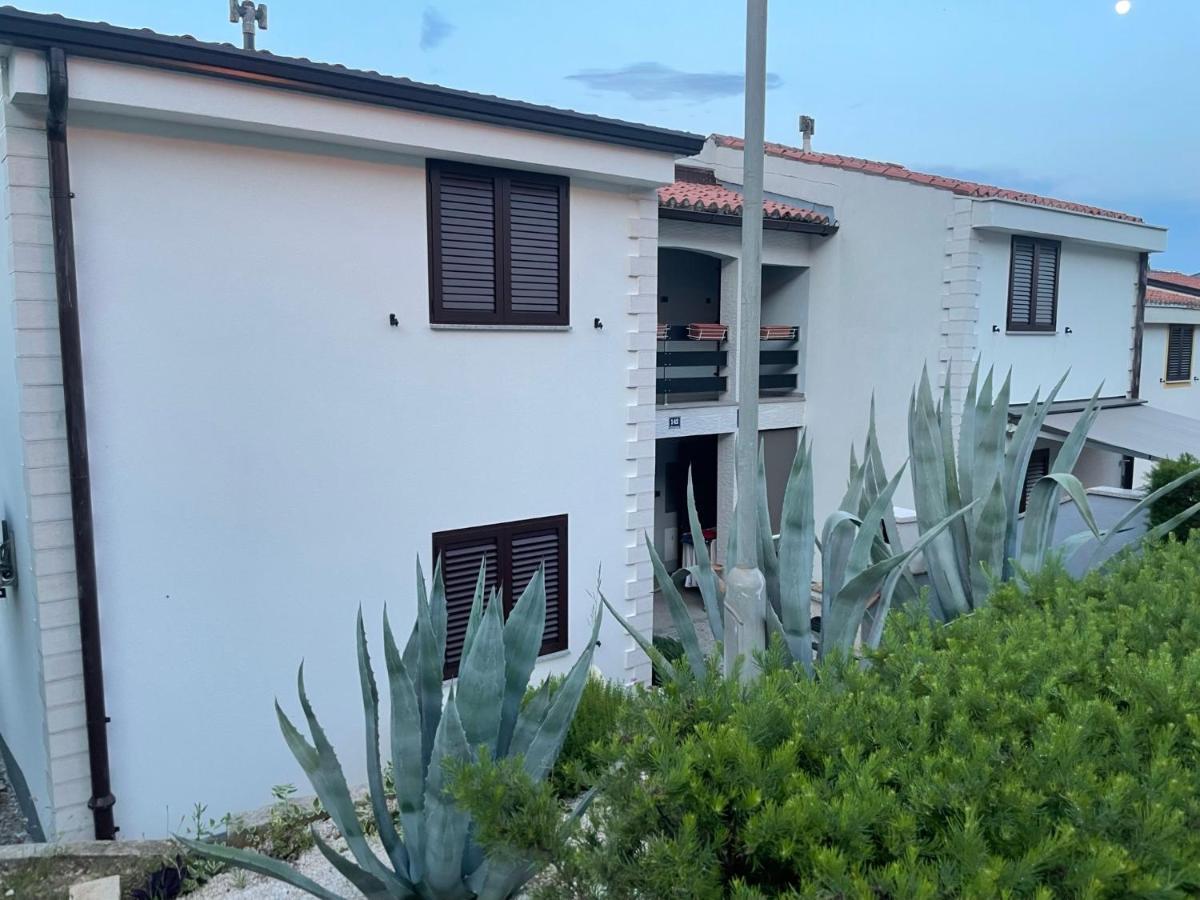 Residence4A-Appartamento Bianco Ravni Exterior foto